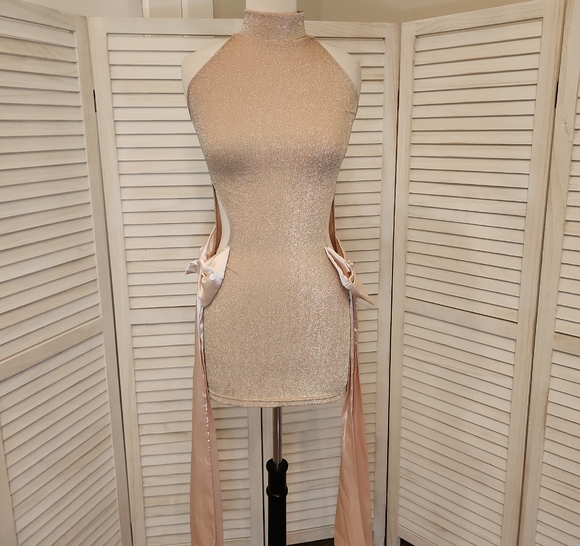 boutique Dresses & Skirts - Elegant Shiny Cream Mini Dress Size S